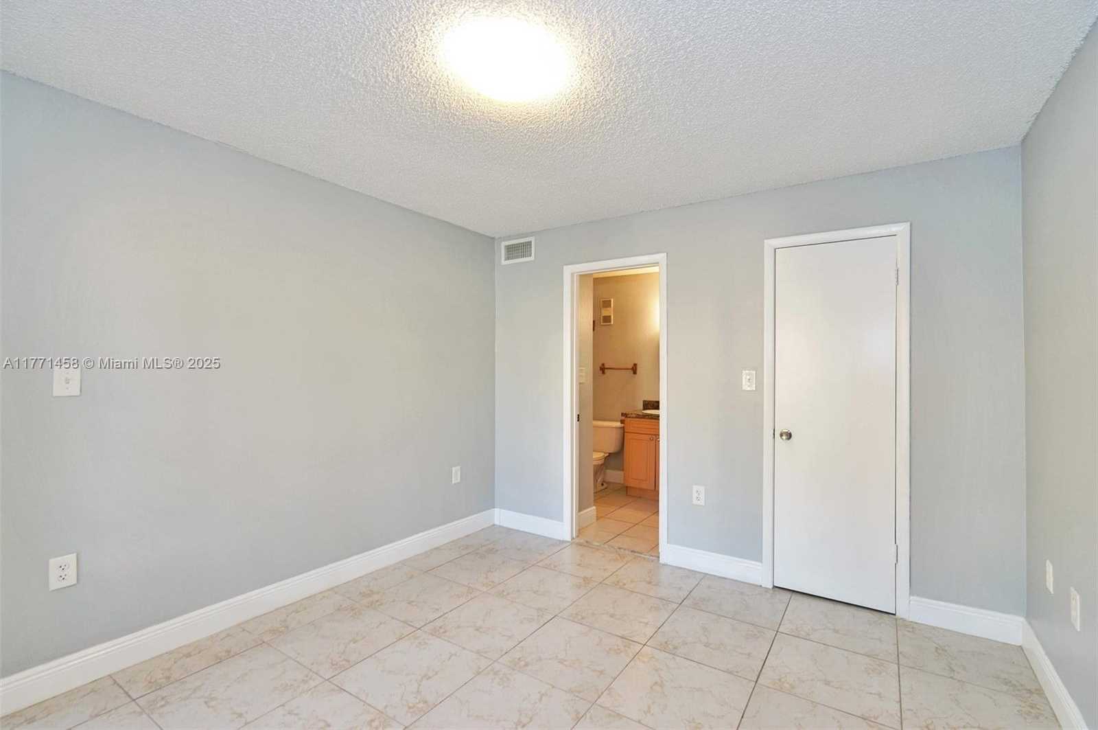 Small Image of 15560 SOUTH WEST 104TH TER #611, Miami Number 18