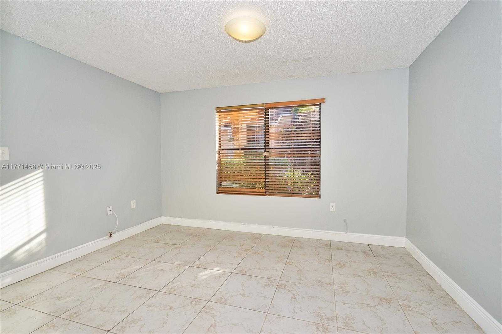 Small Image of 15560 SOUTH WEST 104TH TER #611, Miami Number 22
