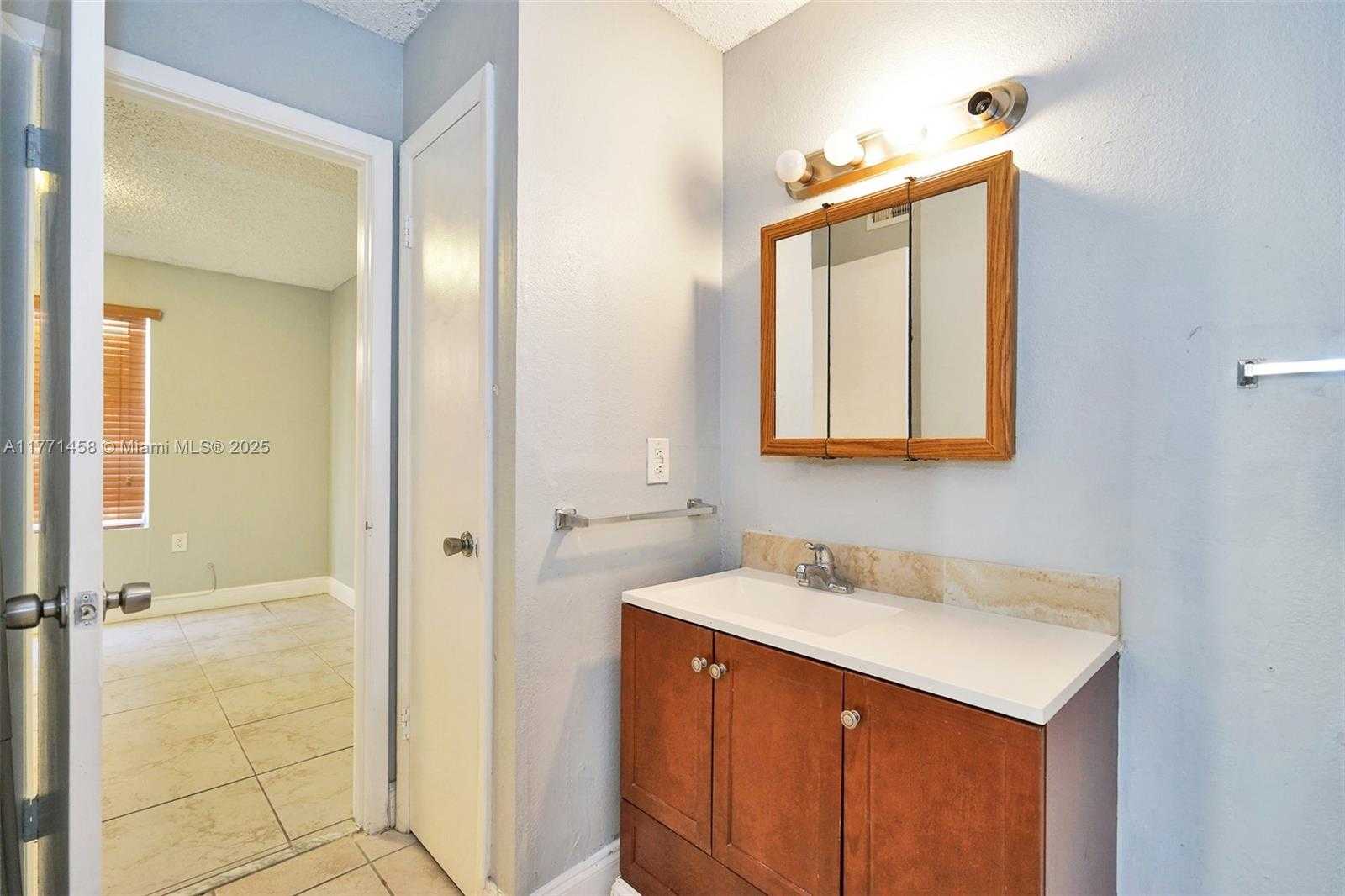 Small Image of 15560 SOUTH WEST 104TH TER #611, Miami Number 26