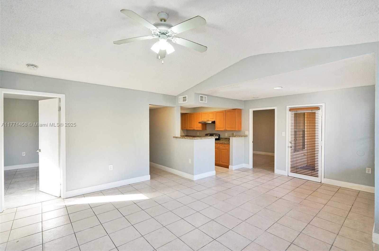 Small Image of 15560 SOUTH WEST 104TH TER #611, Miami Number 3