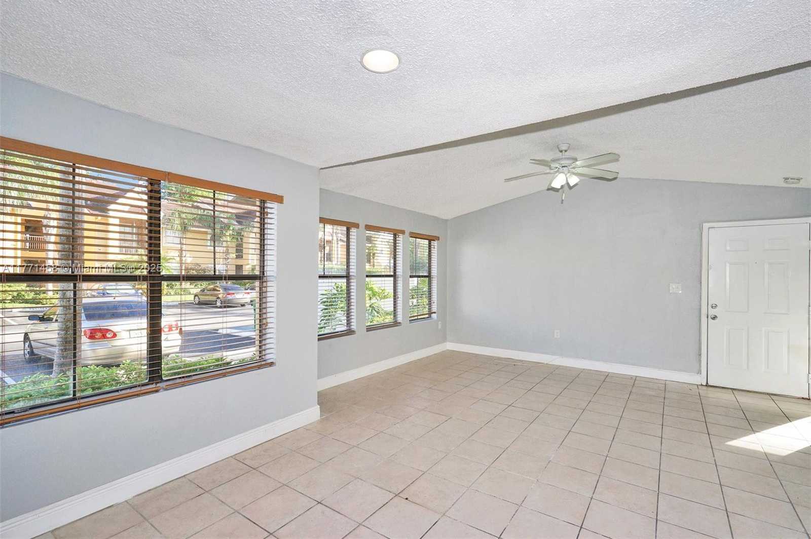 Small Image of 15560 SOUTH WEST 104TH TER #611, Miami Number 5