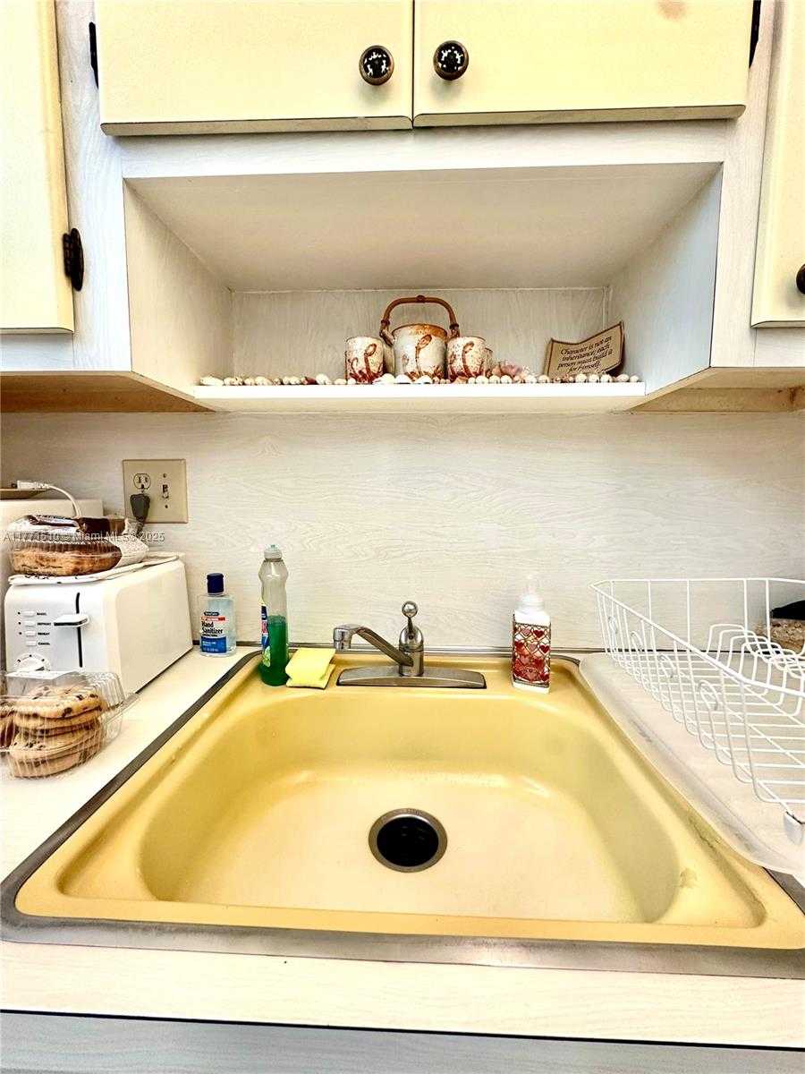 Imagen de Pequeño Objeto