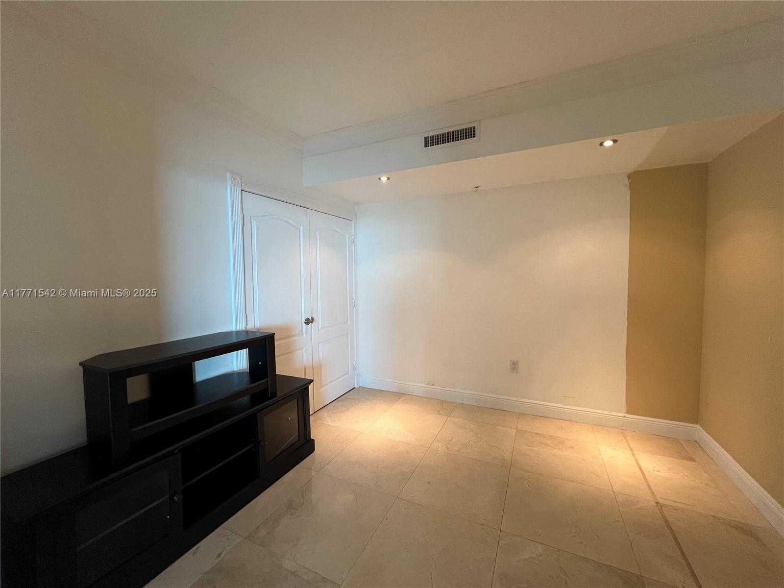 Small Image of 9055 SOUTH WEST 73RD CT #2009, Miami Number 13