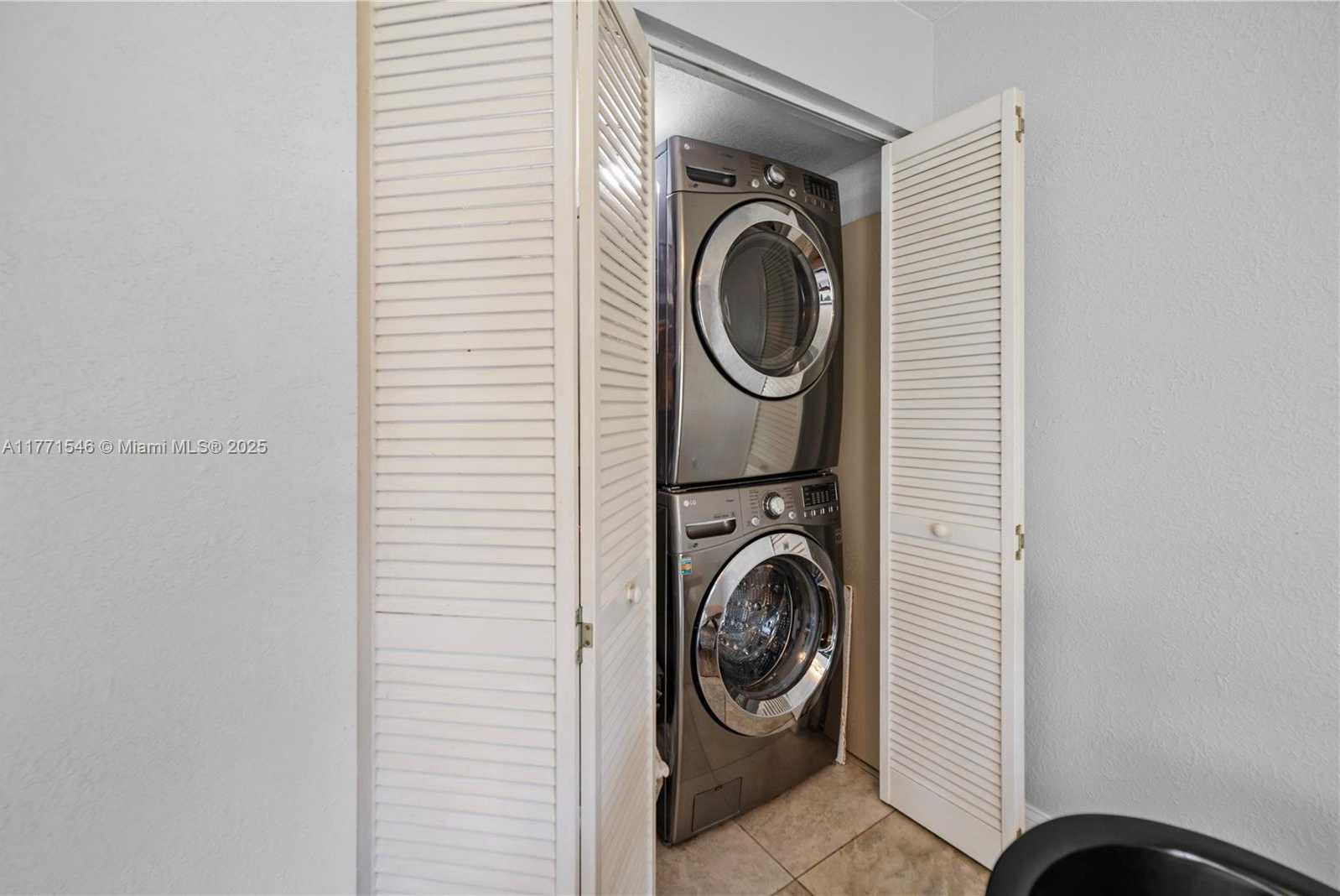 Small Image of 8122 SOUTH WEST 83RD PL #TH, Miami Number 32