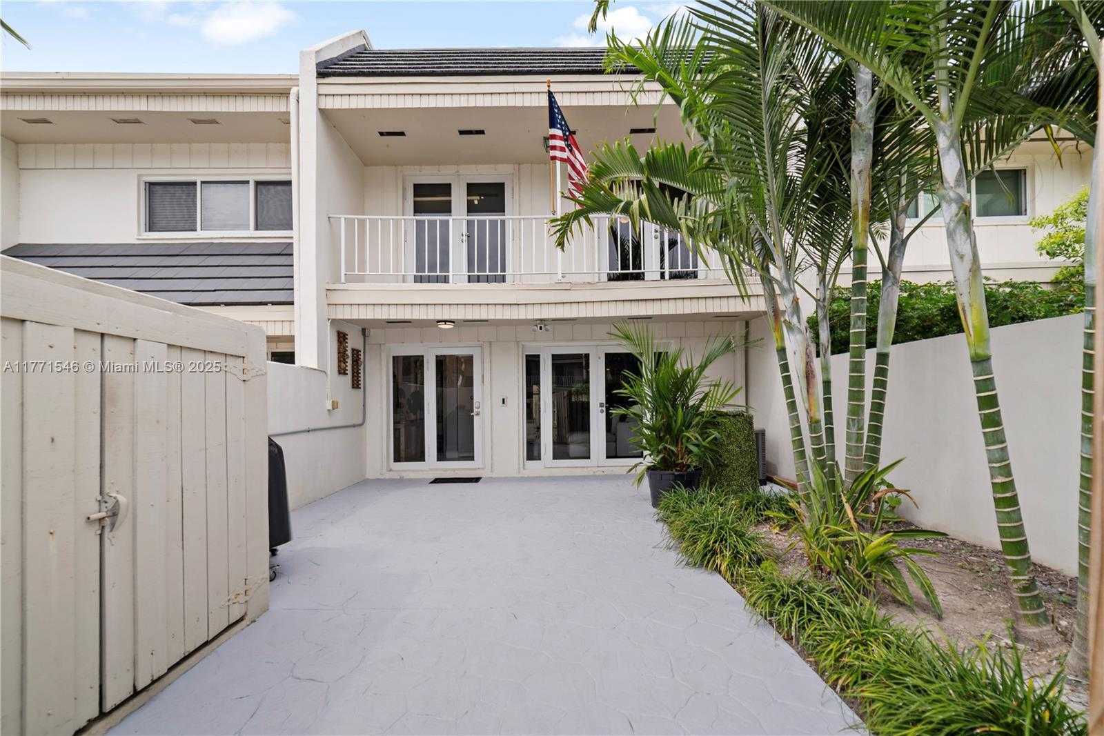 Small Image of 8122 SOUTH WEST 83RD PL #TH, Miami Number 7