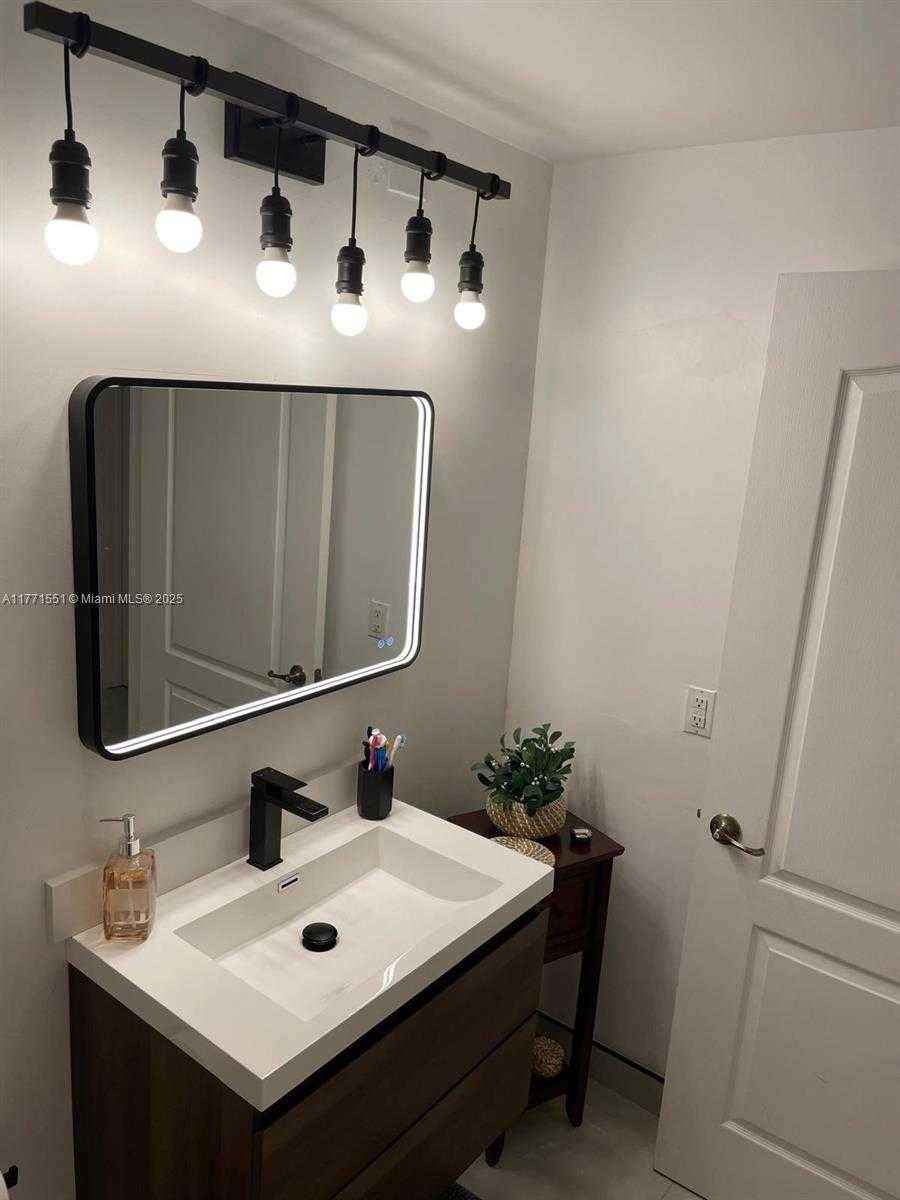 Small Image of 10750 NORTH WEST 66TH ST #410, Doral Number 6