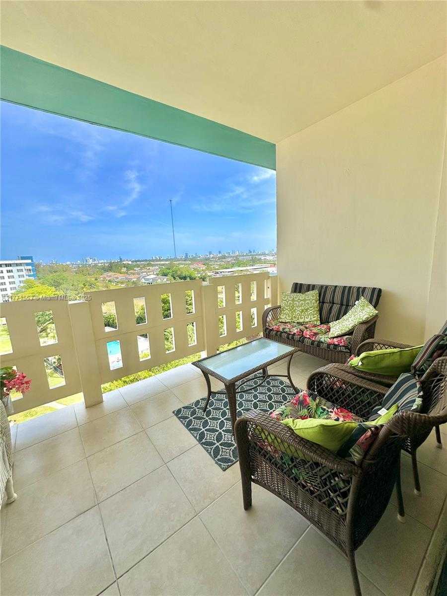 Small Image of 4330 HILLCREST DR #1017, Hollywood Number 10