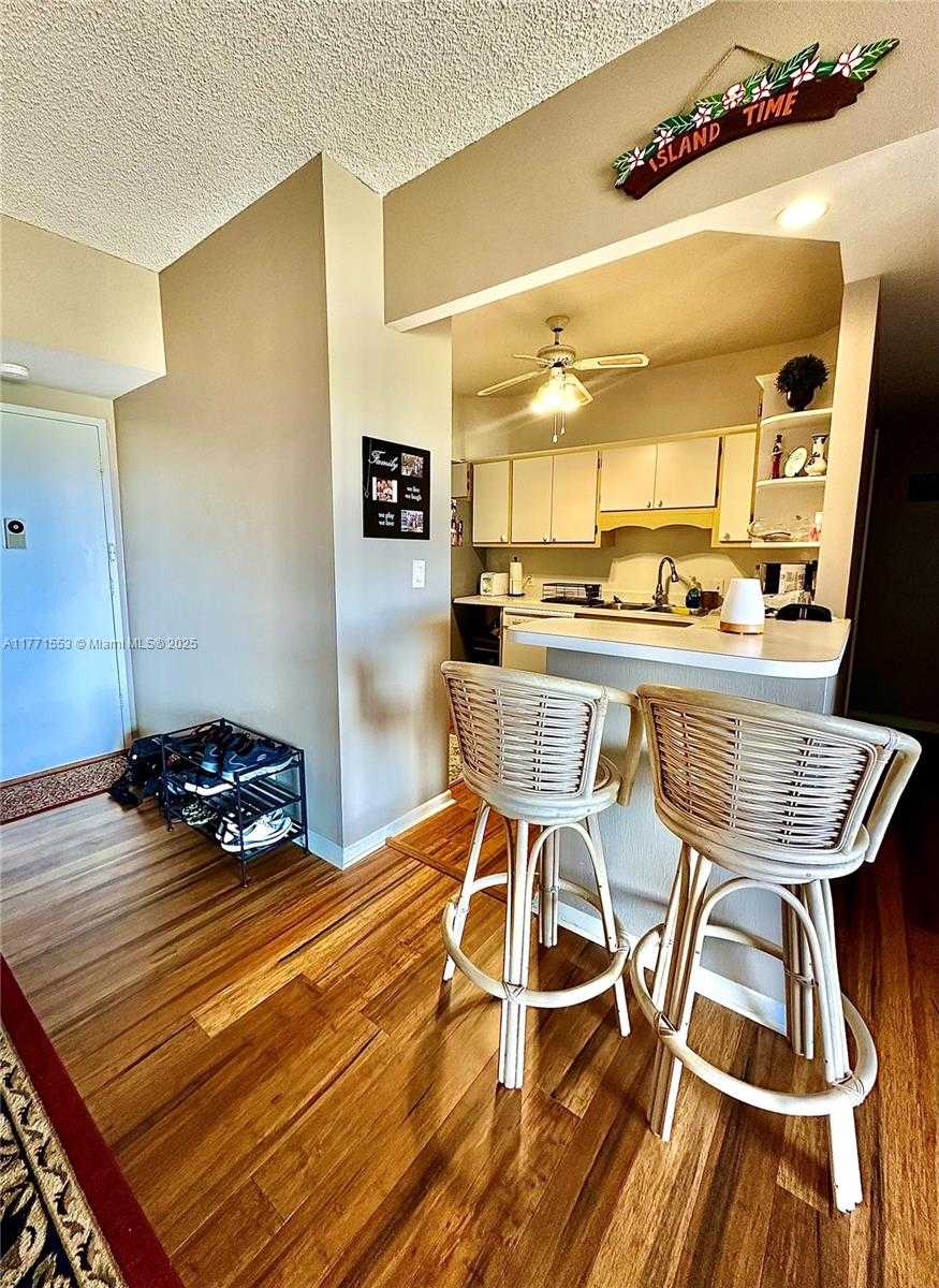 Small Image of 4330 HILLCREST DR #1017, Hollywood Number 12