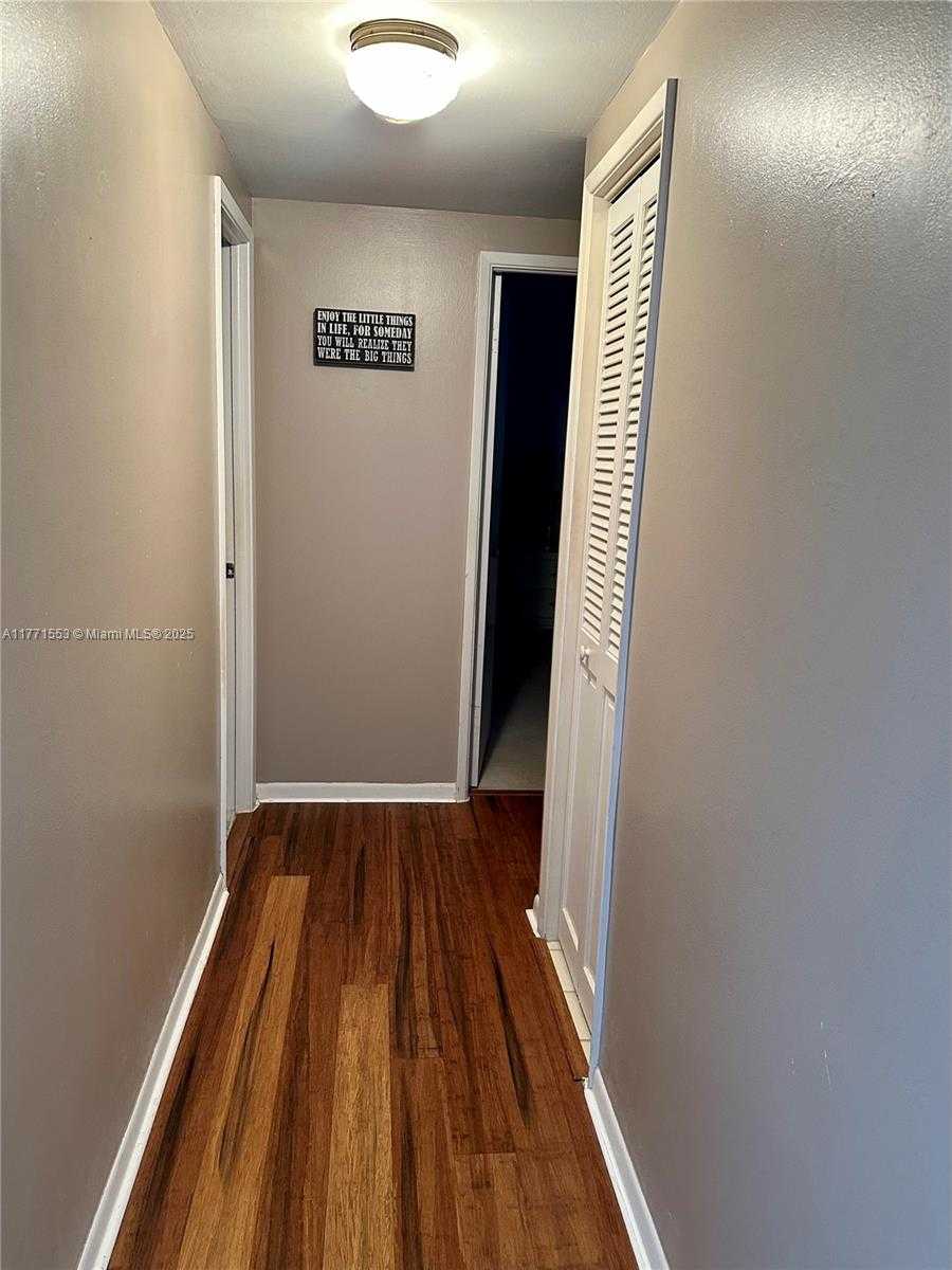 Small Image of 4330 HILLCREST DR #1017, Hollywood Number 18