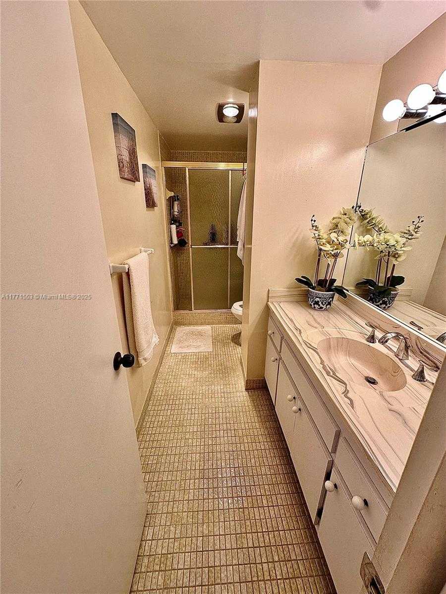 Small Image of 4330 HILLCREST DR #1017, Hollywood Number 21