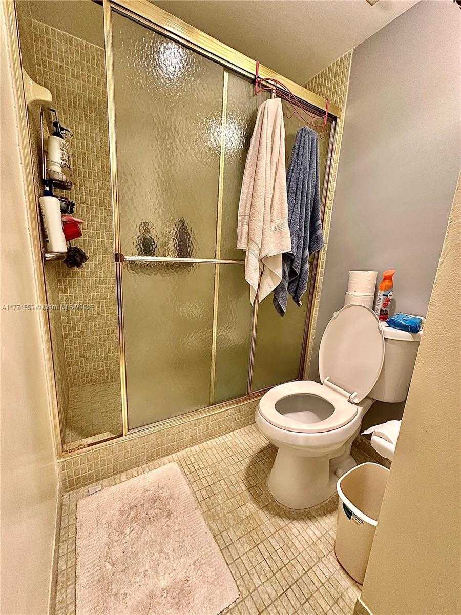 Small Image of 4330 HILLCREST DR #1017, Hollywood Number 23