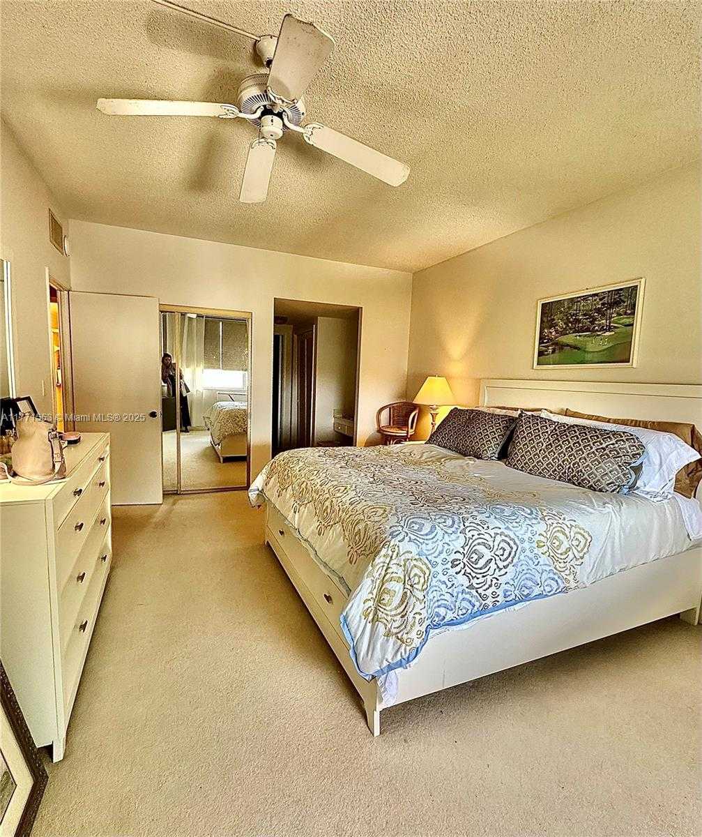 Small Image of 4330 HILLCREST DR #1017, Hollywood Number 27