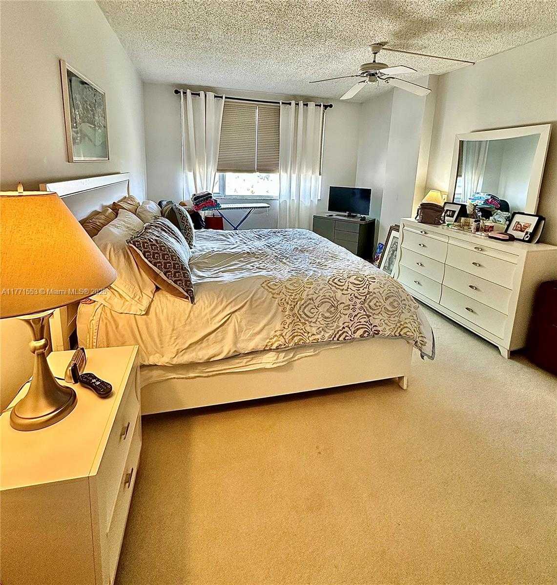 Small Image of 4330 HILLCREST DR #1017, Hollywood Number 33