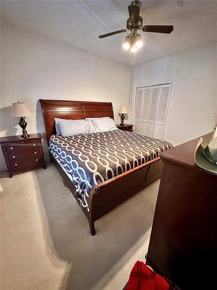 Small Image of 4330 HILLCREST DR #1017, Hollywood Number 35