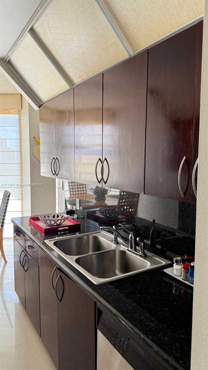 Small Image of 20281 EAST COUNTRY CLUB DR #809, Aventura Number 19