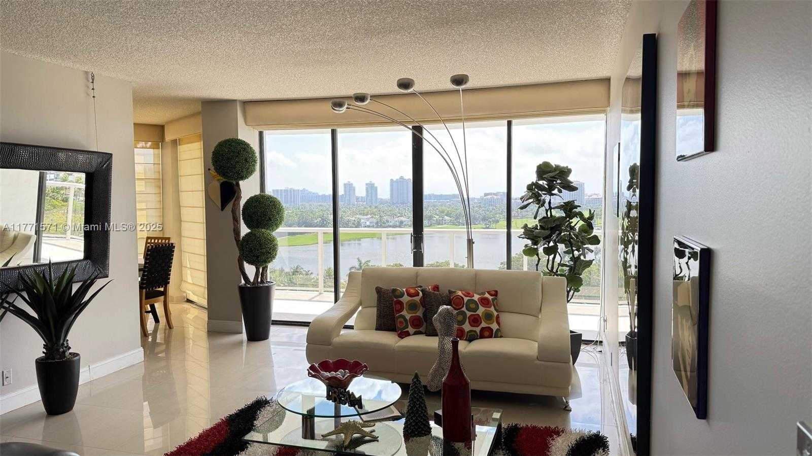 Small Image of 20281 EAST COUNTRY CLUB DR #809, Aventura Number 2