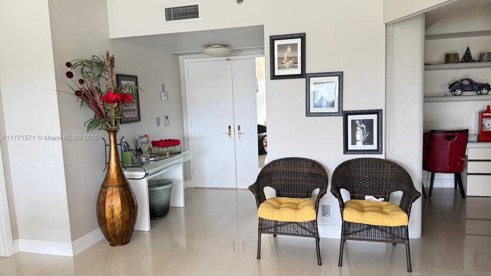 Small Image of 20281 EAST COUNTRY CLUB DR #809, Aventura Number 3
