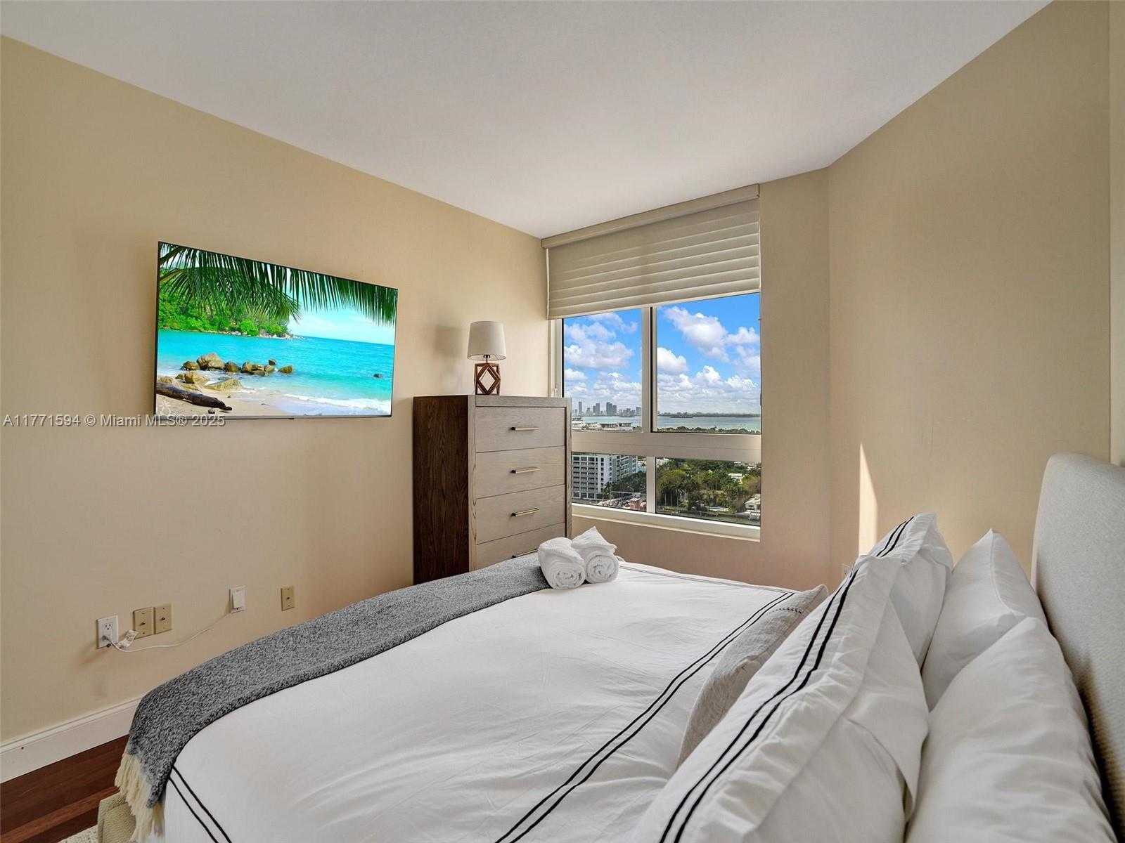 Small Image of 6365 COLLINS AVE #2007, Miami Beach Number 15