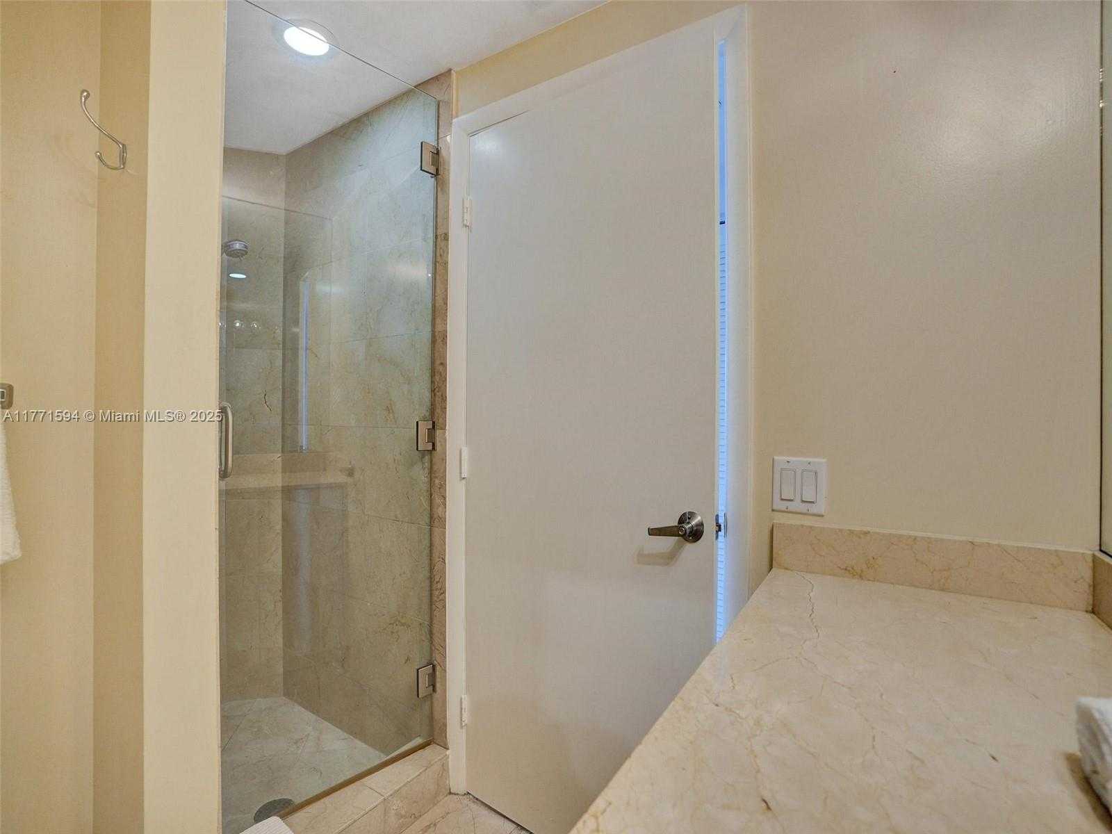 Small Image of 6365 COLLINS AVE #2007, Miami Beach Number 18
