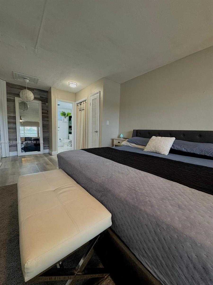 Small Image of 1530 NORTH EAST 191ST ST #241, Miami Number 10