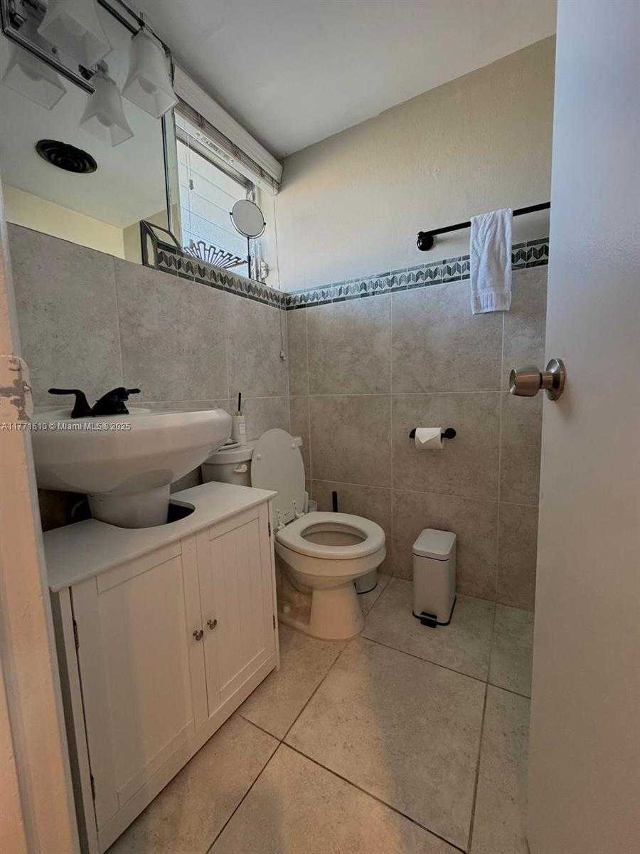 Small Image of 1530 NORTH EAST 191ST ST #241, Miami Number 17