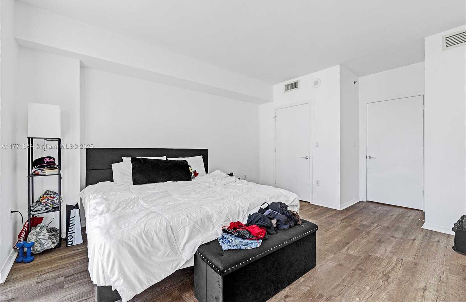 Small Image of 55 SOUTH EAST 6TH ST #1208, Miami Number 16