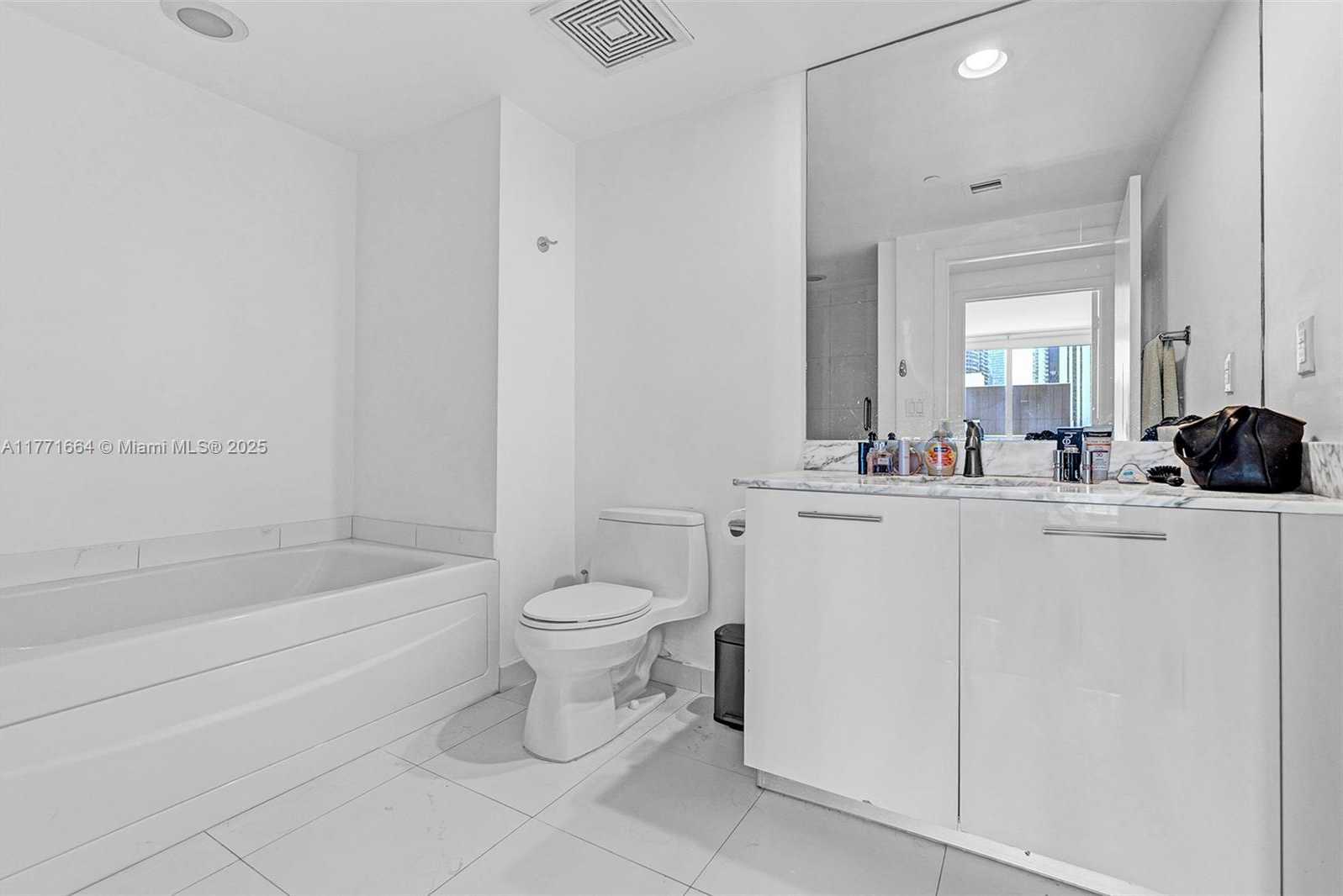 Small Image of 55 SOUTH EAST 6TH ST #1208, Miami Number 22