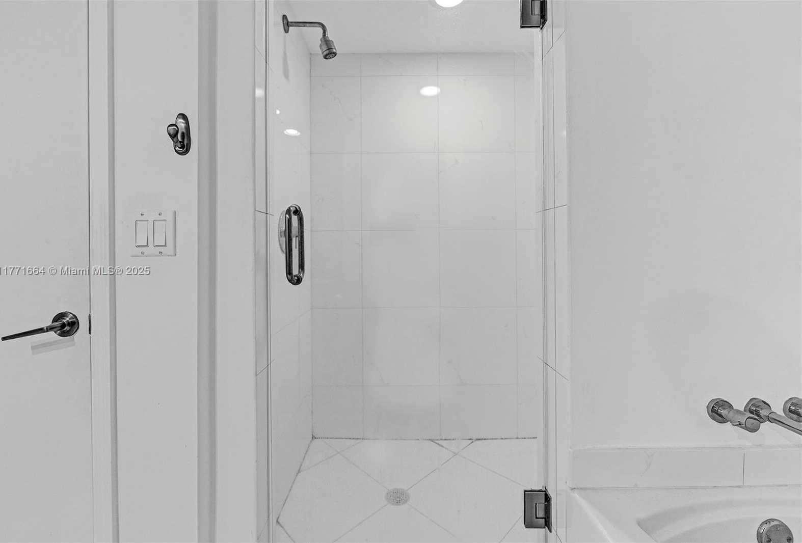 Small Image of 55 SOUTH EAST 6TH ST #1208, Miami Number 24