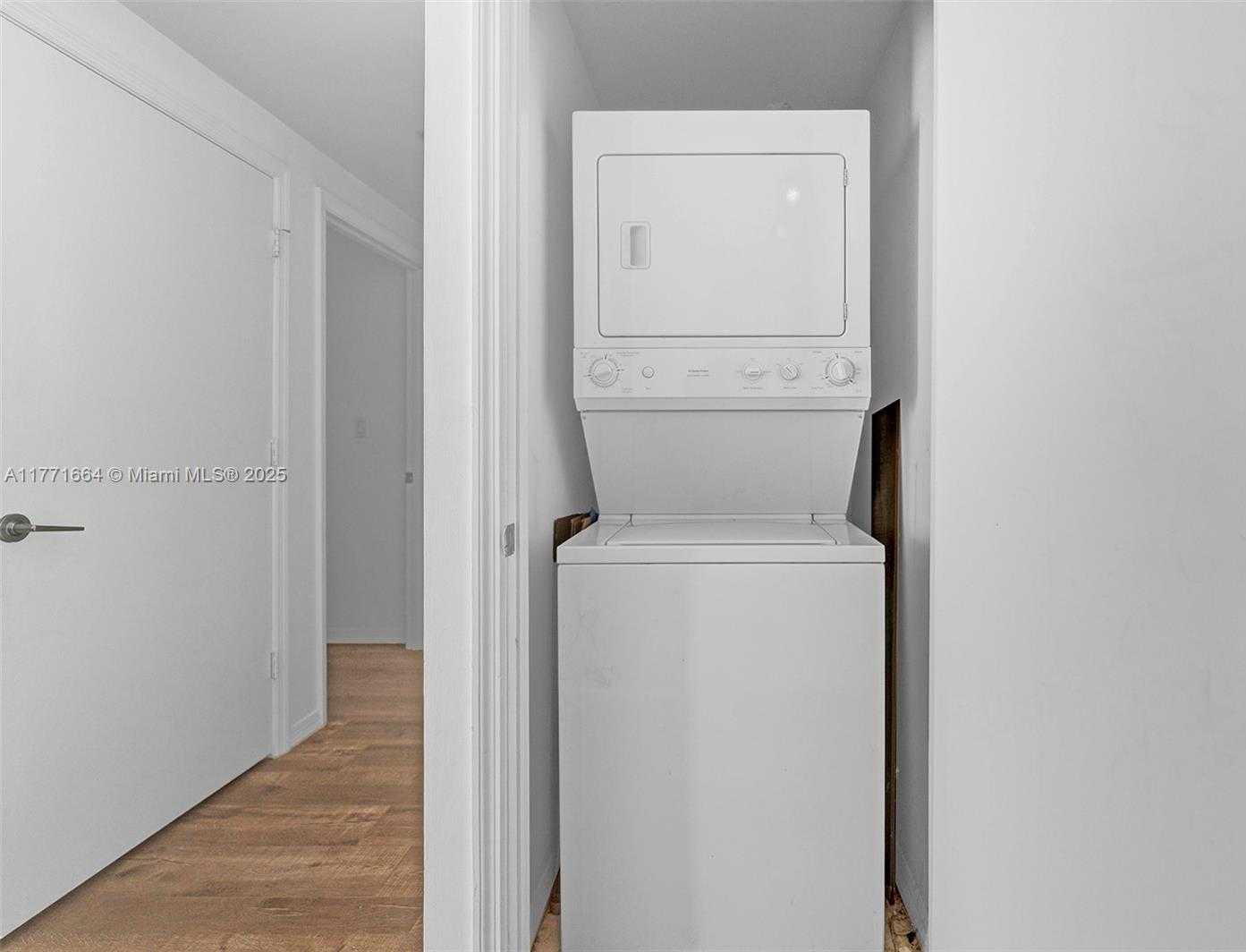 Small Image of 55 SOUTH EAST 6TH ST #1208, Miami Number 26