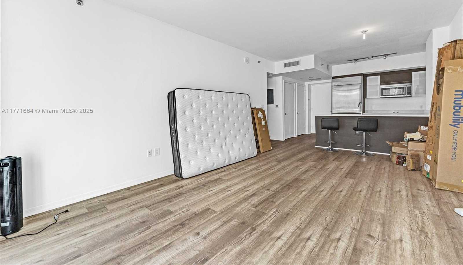 Small Image of 55 SOUTH EAST 6TH ST #1208, Miami Number 4