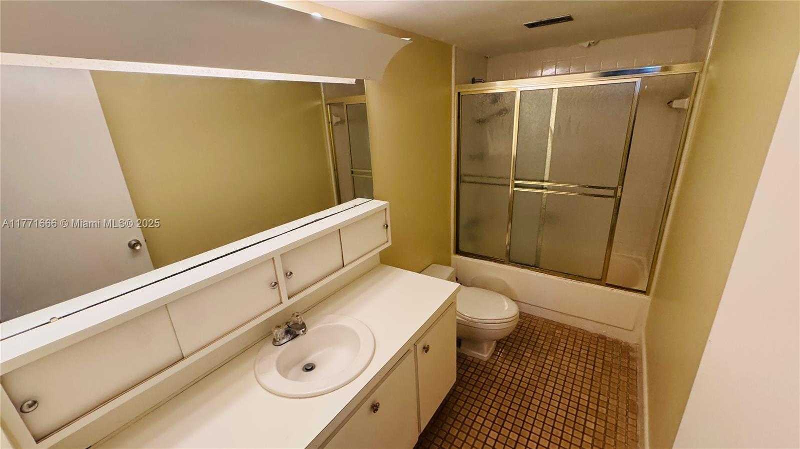Small Image of 900 BAY DR #526, Miami Beach Number 21
