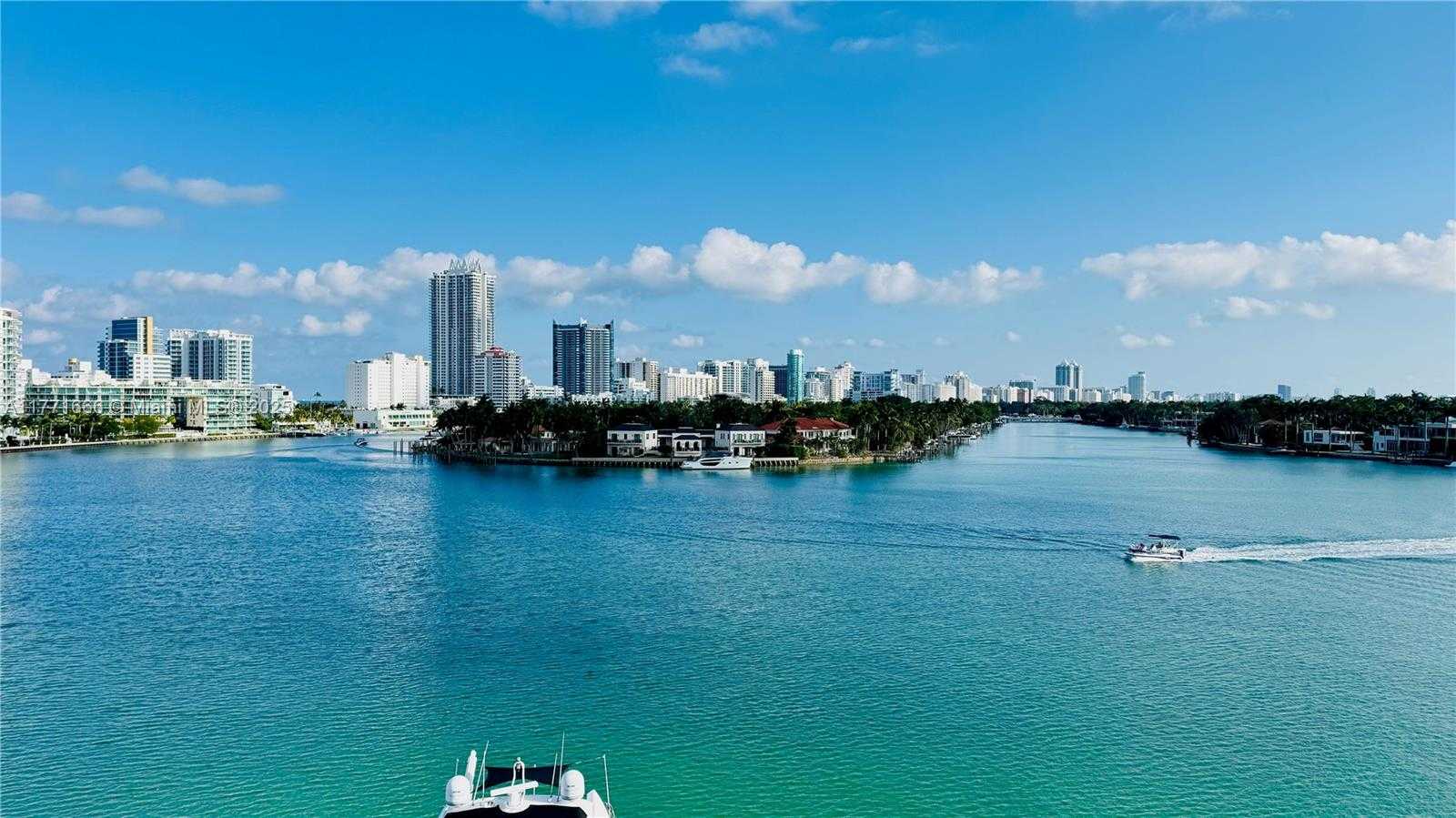 Small Image of 900 BAY DR #526, Miami Beach Number 4