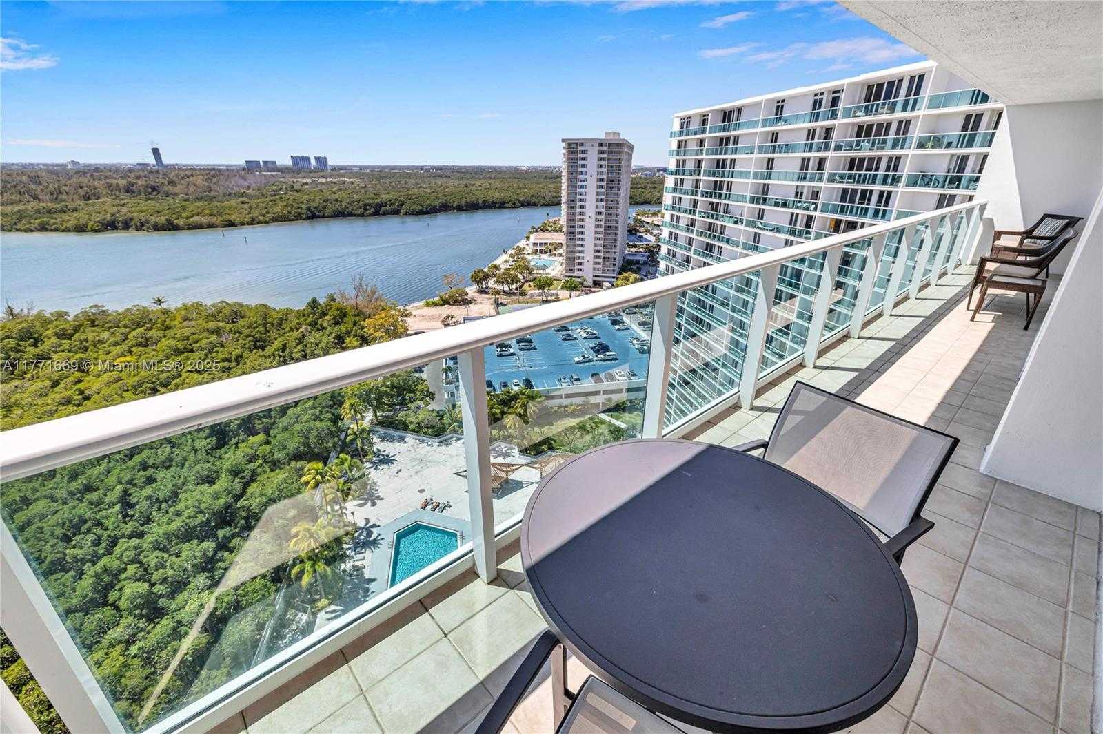 Small Image of 100 BAYVIEW DR #2018, Sunny Isles Beach Number 2