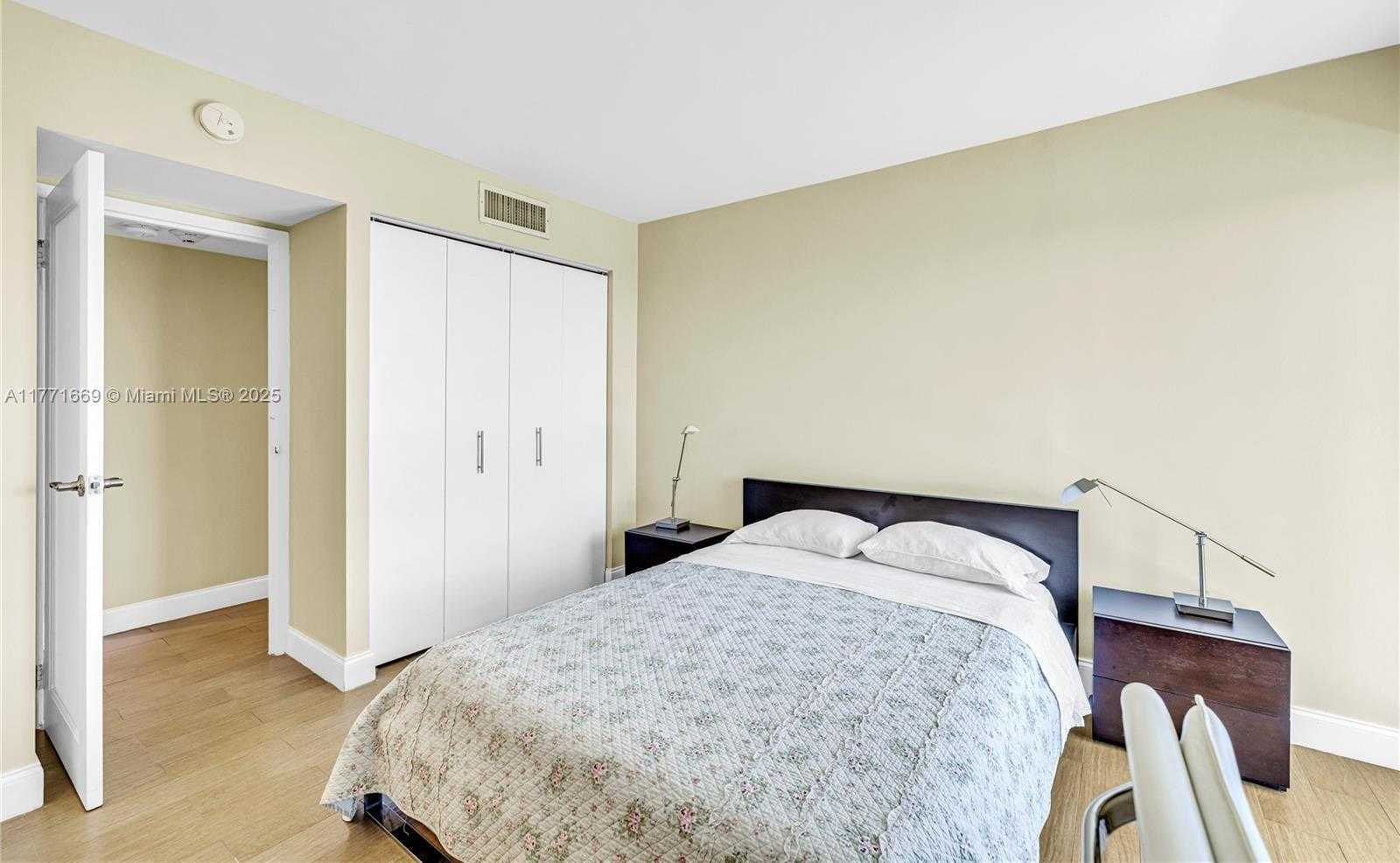 Small Image of 100 BAYVIEW DR #2018, Sunny Isles Beach Number 21