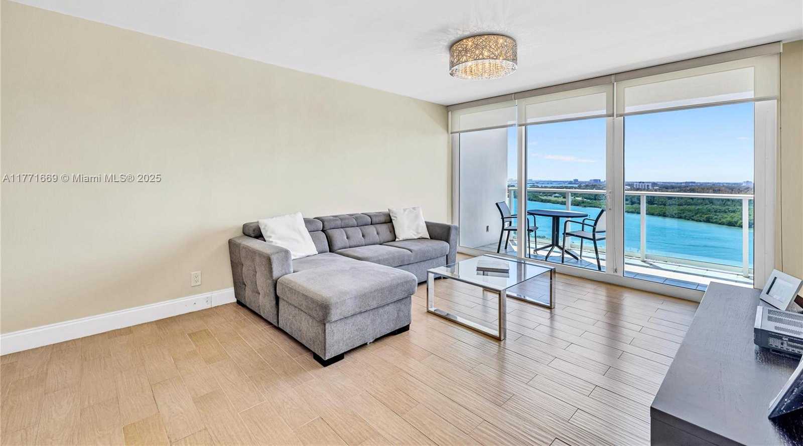 Small Image of 100 BAYVIEW DR #2018, Sunny Isles Beach Number 4