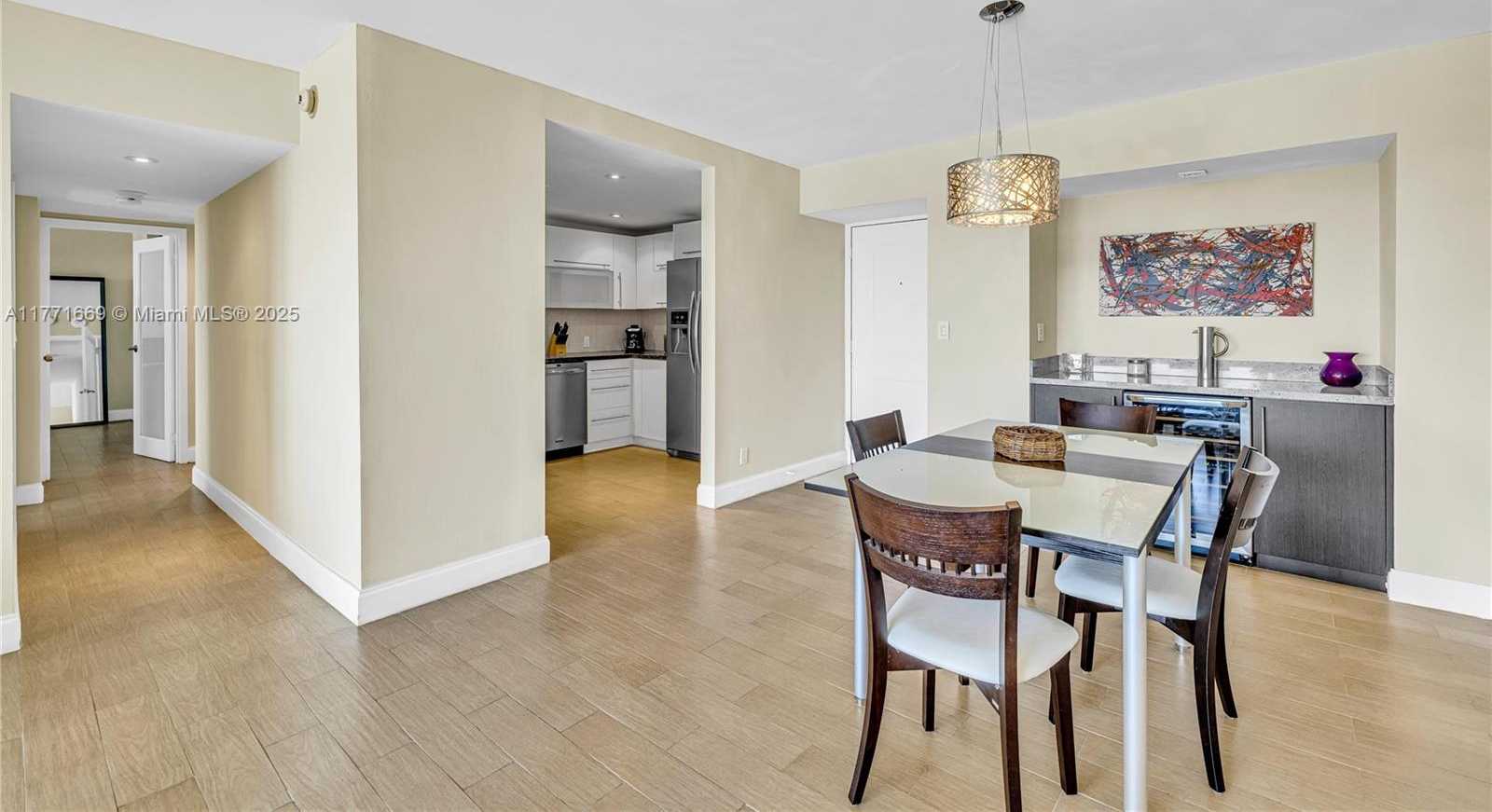 Small Image of 100 BAYVIEW DR #2018, Sunny Isles Beach Number 8