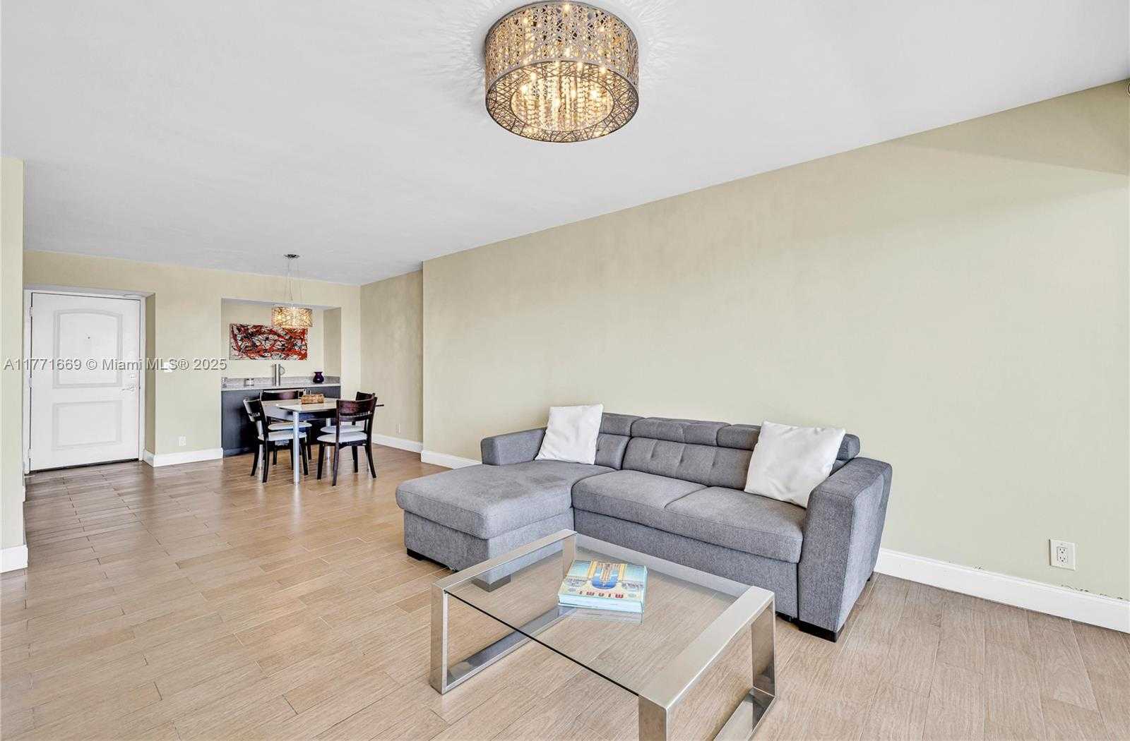 Small Image of 100 BAYVIEW DR #2018, Sunny Isles Beach Number 9