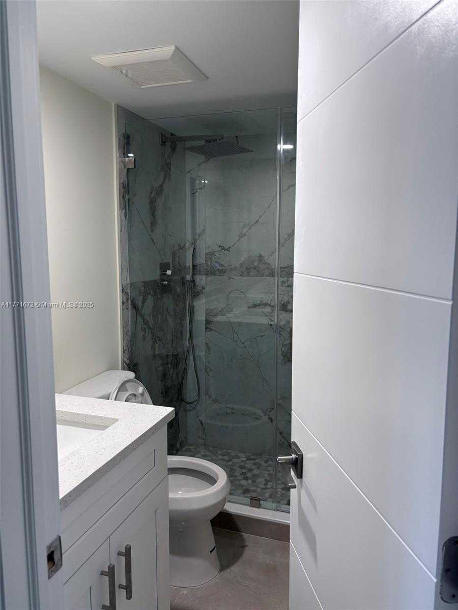 Small Image of 211 DURHAM E #211, Deerfield Beach Number 12