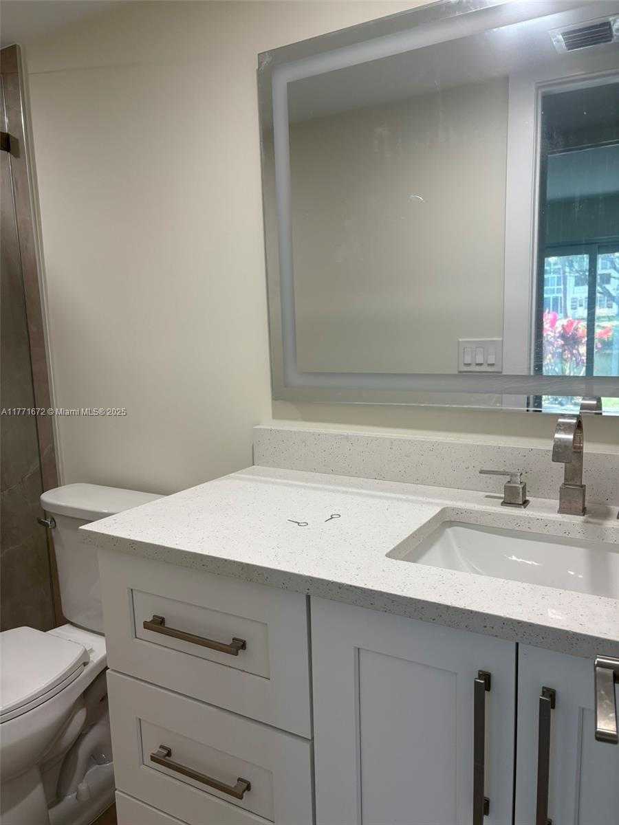 Small Image of 211 DURHAM E #211, Deerfield Beach Number 17