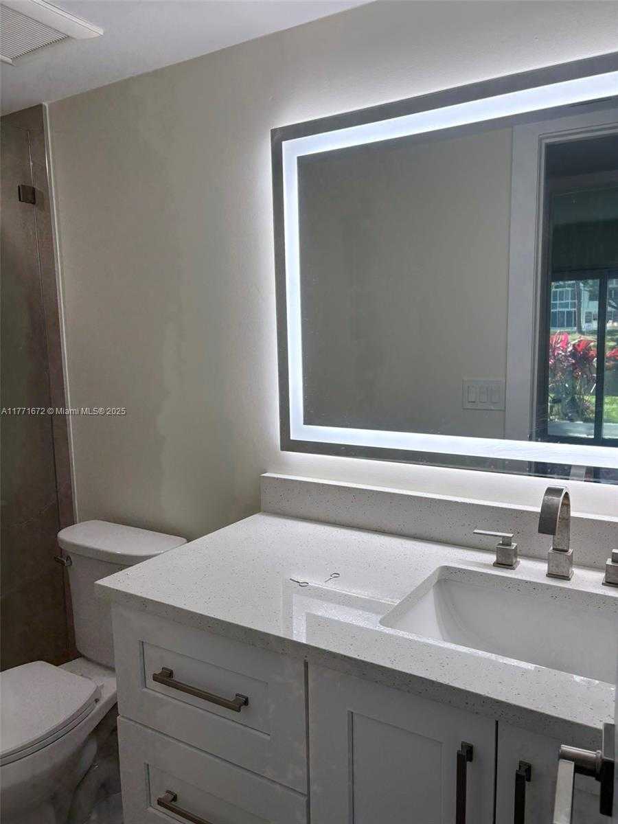 Small Image of 211 DURHAM E #211, Deerfield Beach Number 18