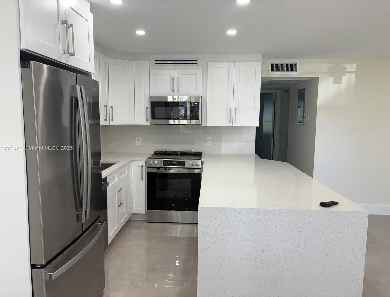 Small Image of 211 DURHAM E #211, Deerfield Beach Number 3