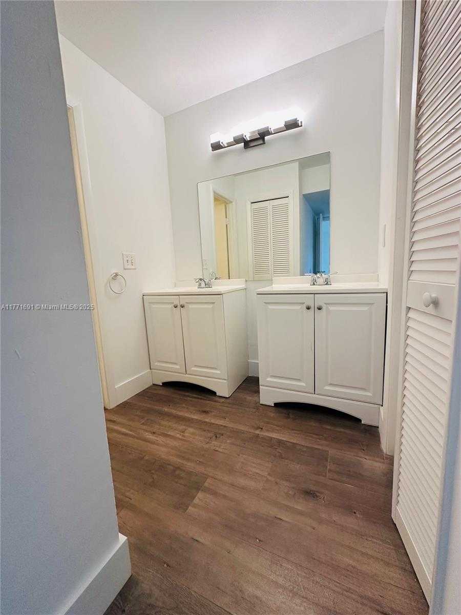 Small Image of 16491 BLATT BLVD #202, Weston Number 13