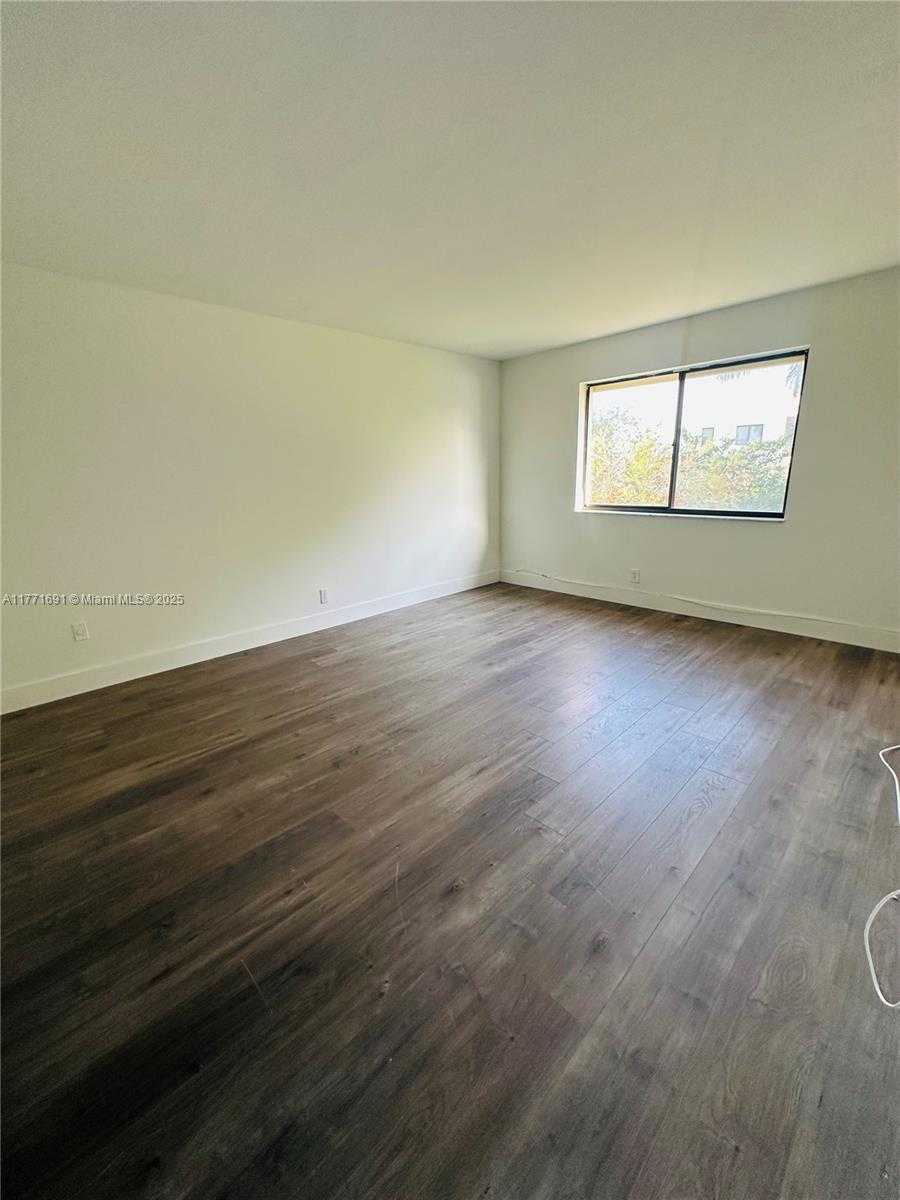 Small Image of 16491 BLATT BLVD #202, Weston Number 14