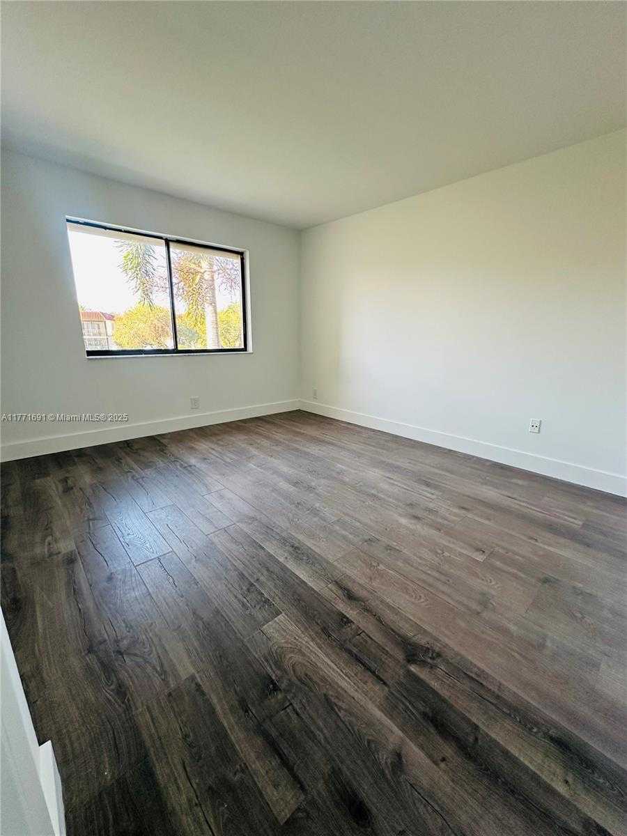 Small Image of 16491 BLATT BLVD #202, Weston Number 8