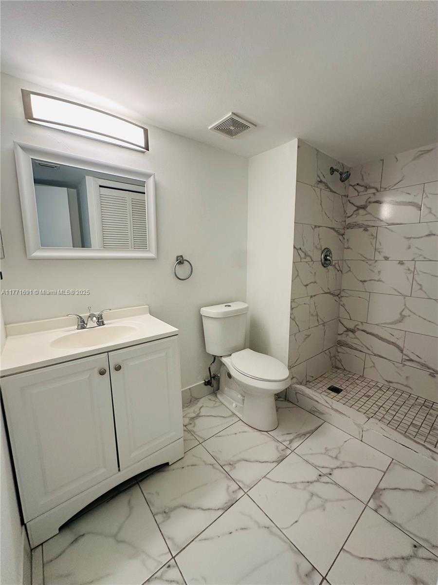 Small Image of 16491 BLATT BLVD #202, Weston Number 9
