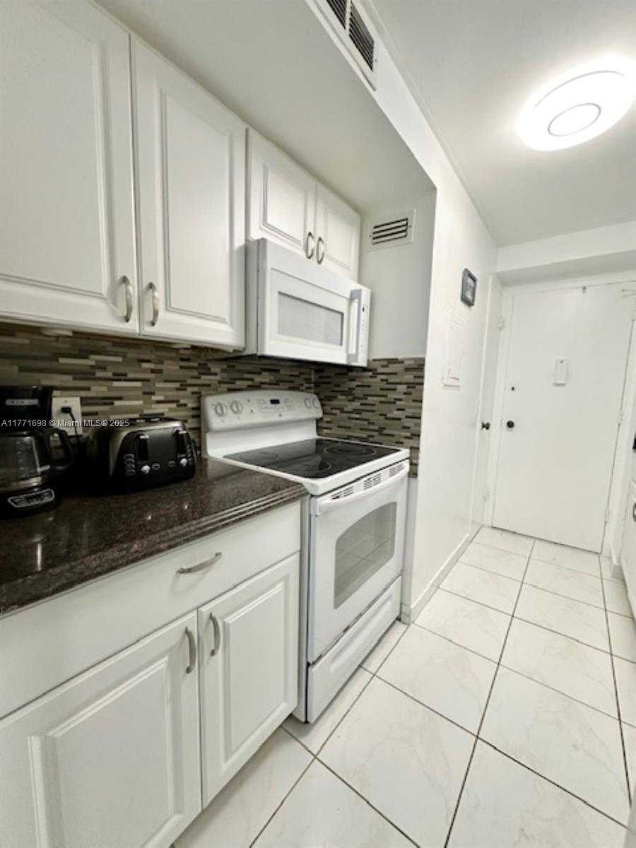 Small Image of 3505 SOUTH OCEAN DR #419, Hollywood Number 8