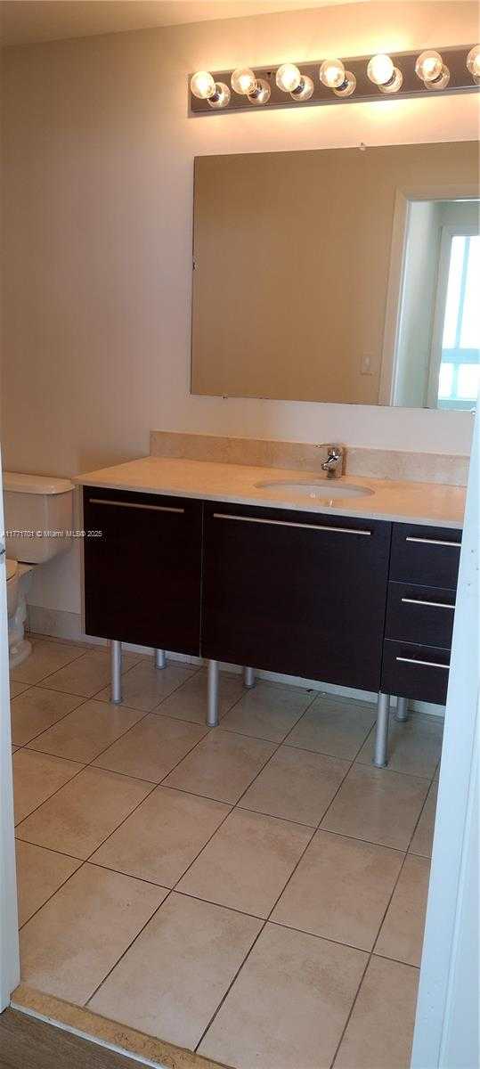 Small Image of 1900 NORTH BAYSHORE DR #3511, Miami Number 14