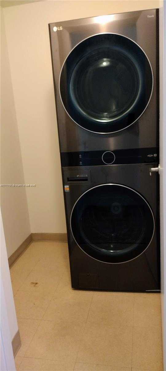 Small Image of 1900 NORTH BAYSHORE DR #3511, Miami Number 17