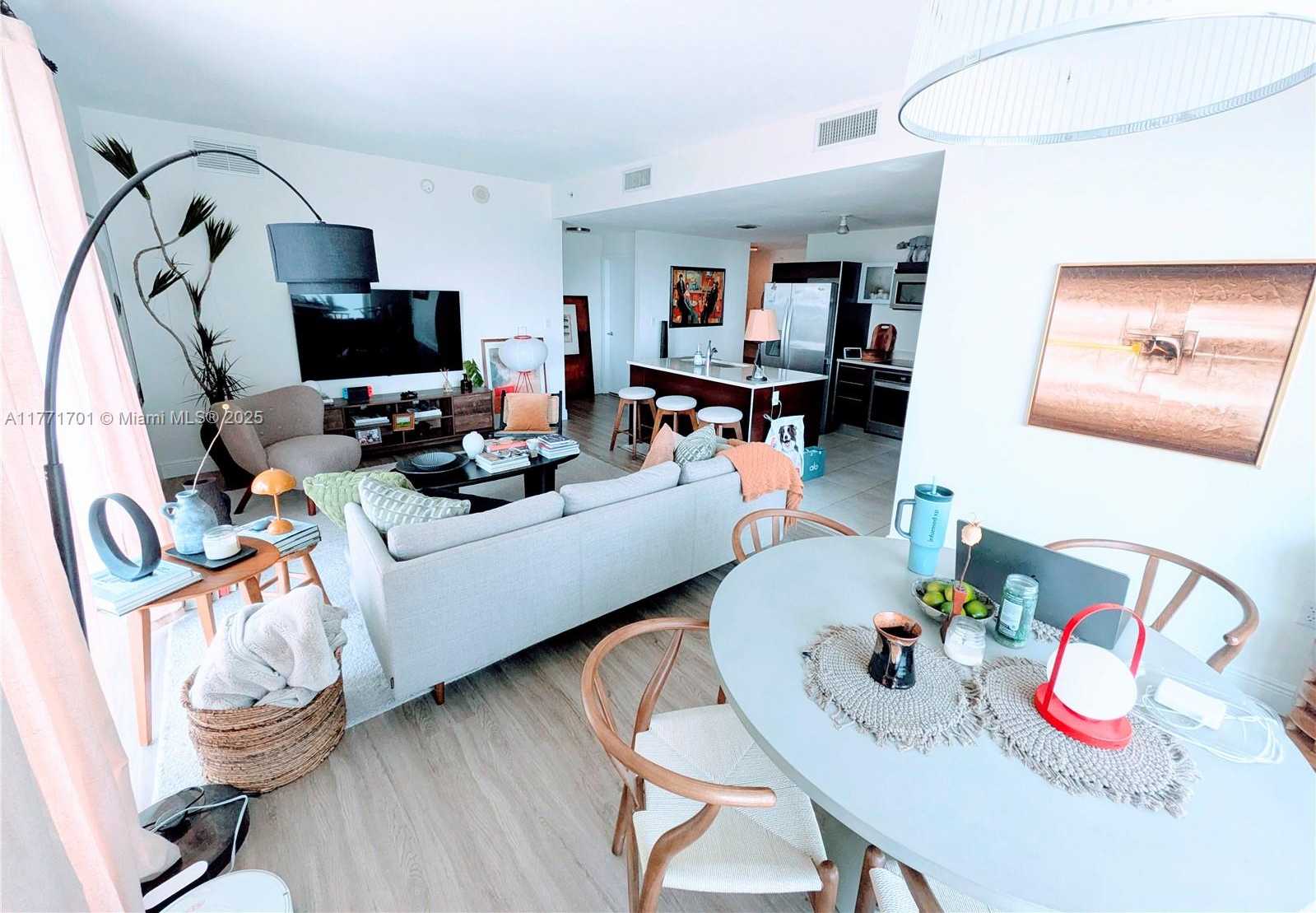 Small Image of 1900 NORTH BAYSHORE DR #3511, Miami Number 2