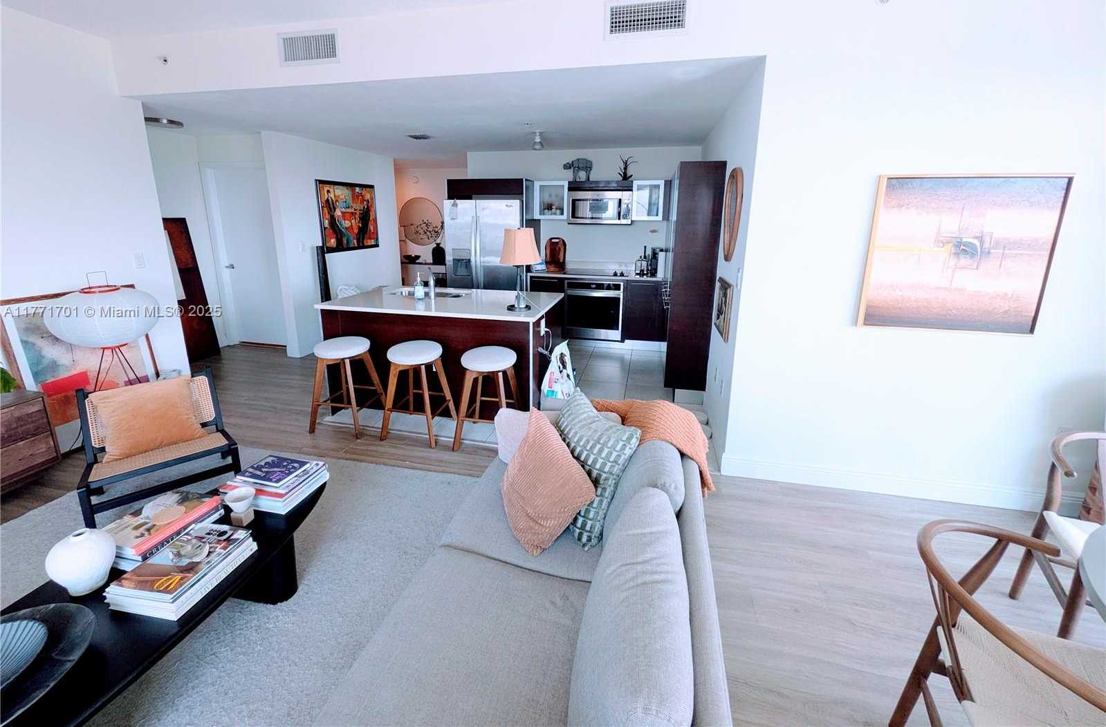 Small Image of 1900 NORTH BAYSHORE DR #3511, Miami Number 3